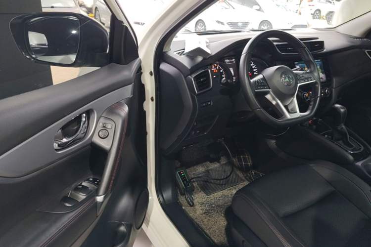 Used Nissan Qashqai 2019 2.0L CVT Luxury Edition Driver Seat