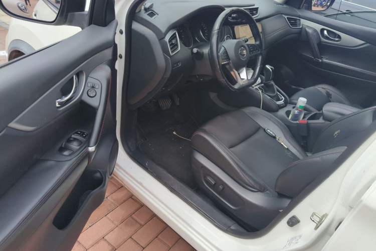 Used Nissan Qashqai 2019 2.0L CVT Luxury Edition Driver Seat