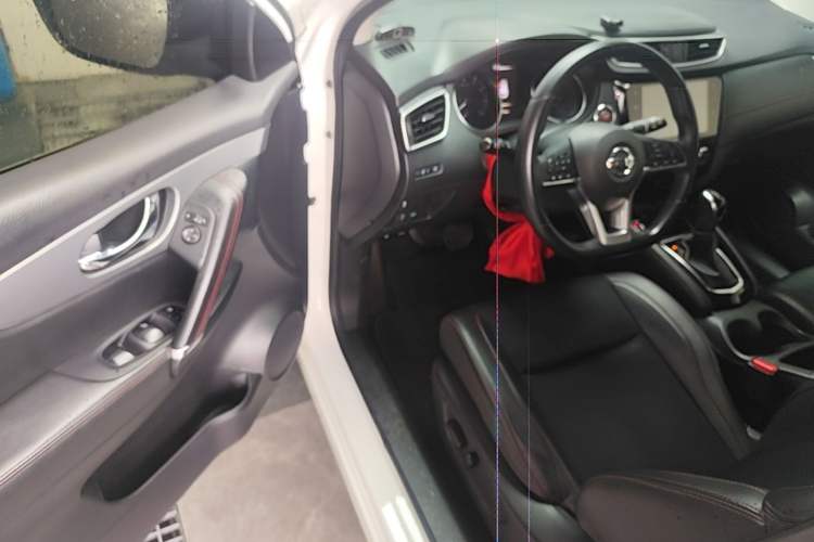 Used Nissan Qashqai 2019 2.0L CVT Luxury Edition Driver Seat