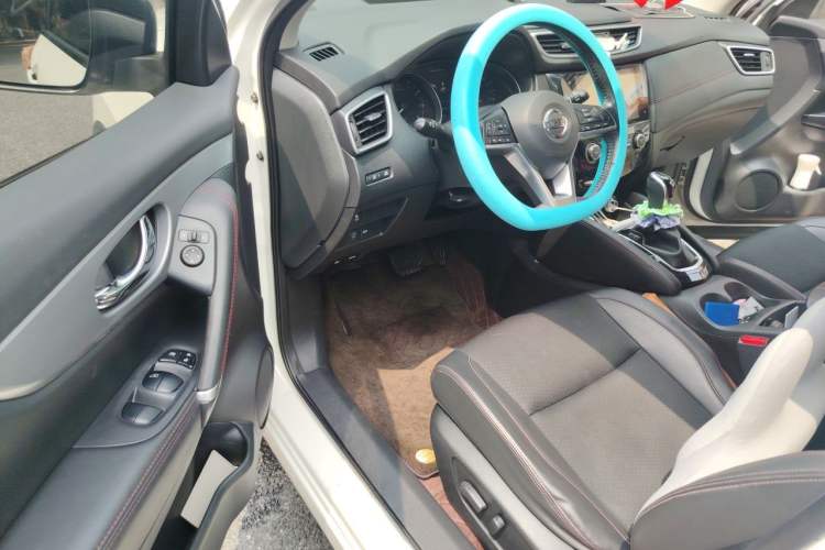 Used Nissan Qashqai 2019 2.0L CVT Luxury Edition Driver Seat