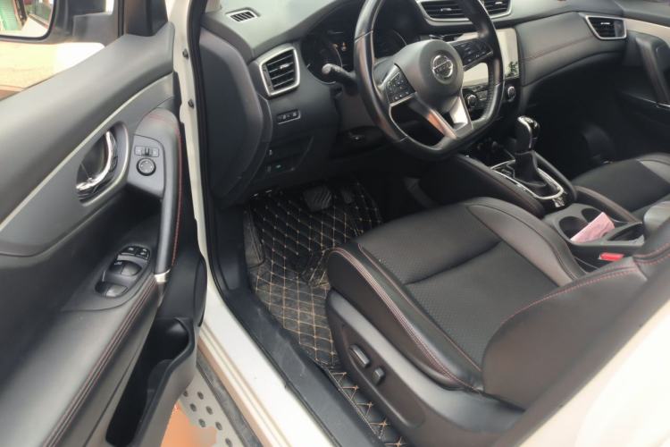 Used Nissan Qashqai 2019 2.0L CVT Luxury Edition Driver Seat