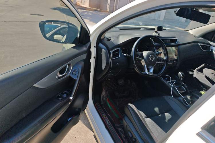 Used Nissan Qashqai 2019 2.0L CVT Luxury Edition Driver Seat
