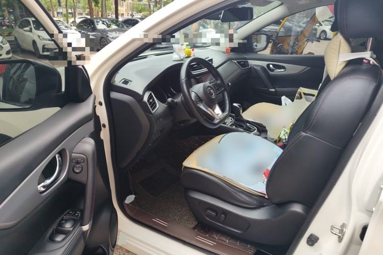 Used Nissan Qashqai 2019 2.0L CVT Luxury Edition Driver Seat