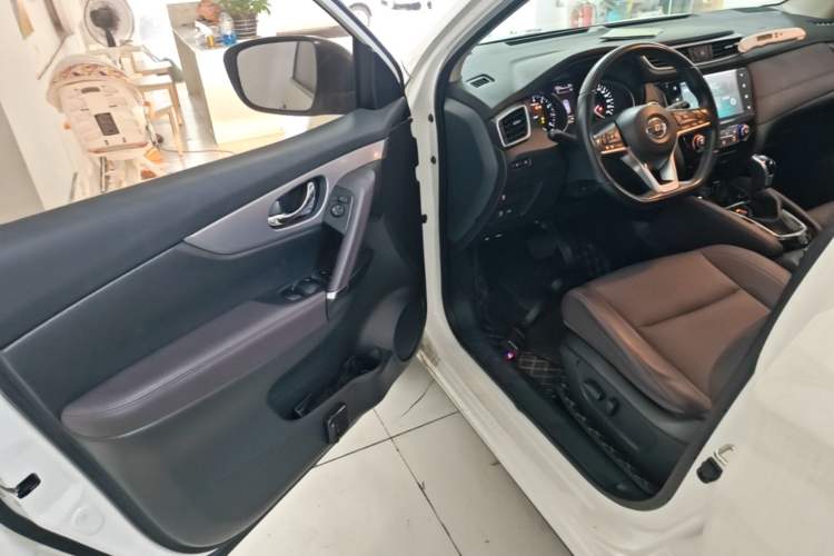 Used Nissan Qashqai 2019 2.0L CVT Luxury Edition Driver Seat