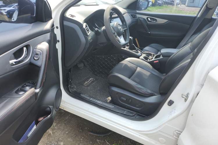 Used Nissan Qashqai 2019 2.0L CVT Luxury Edition Driver Seat