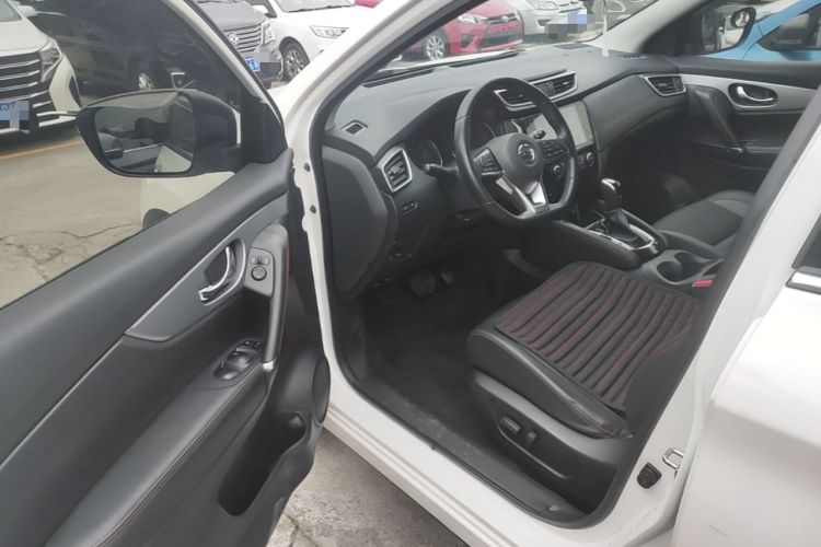 Used Nissan Qashqai 2019 2.0L CVT Luxury Edition Driver Seat