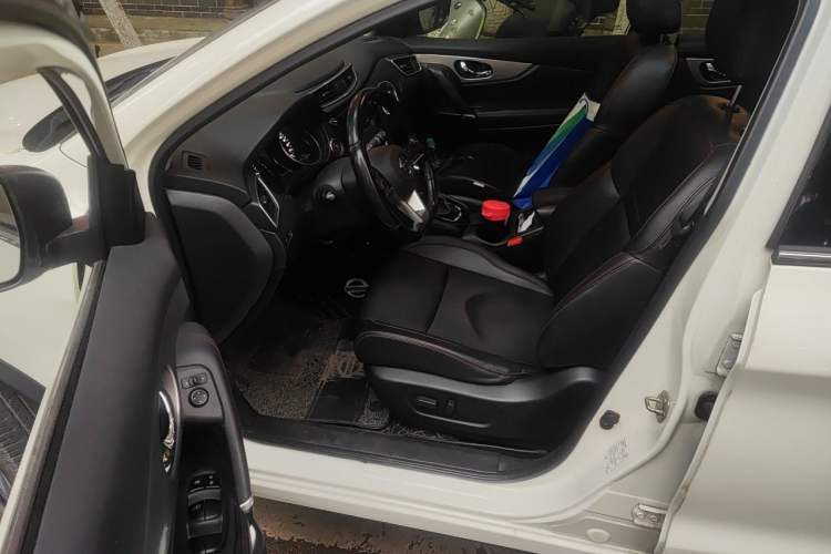 Used Nissan Qashqai 2019 2.0L CVT Luxury Edition Driver Seat