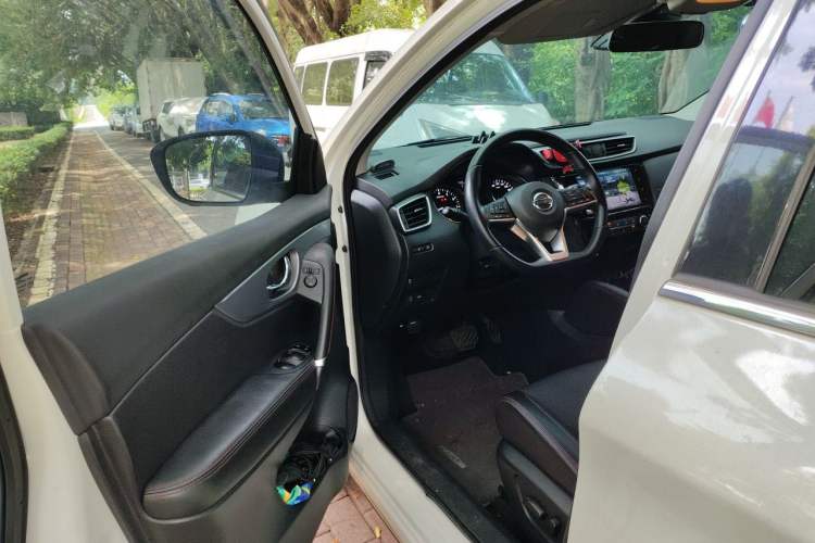 Used Nissan Qashqai 2019 2.0L CVT Luxury Edition Driver Seat