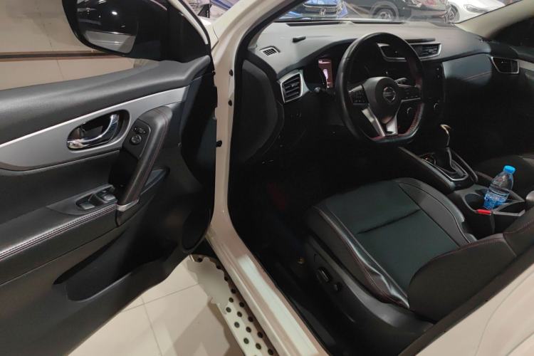 Used Nissan Qashqai 2019 2.0L CVT Luxury Edition Driver Seat