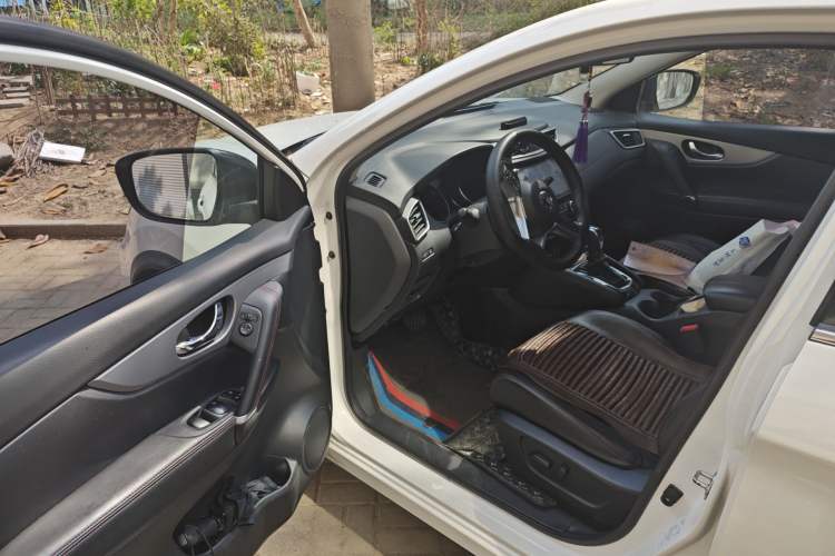 Used Nissan Qashqai 2019 2.0L CVT Luxury Edition Driver Seat