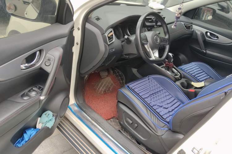 Used Nissan Qashqai 2019 2.0L CVT Luxury Edition Driver Seat