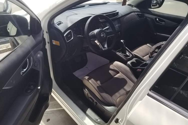 Used Nissan Qashqai 2019 2.0L CVT Luxury Edition Driver Seat