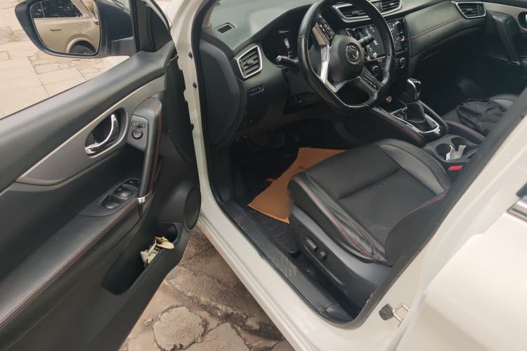 Used Nissan Qashqai 2019 2.0L CVT Luxury Edition Driver Seat