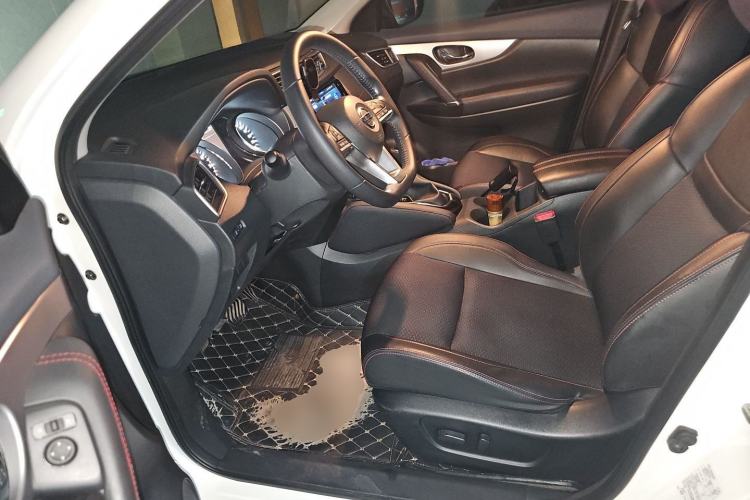 Used Nissan Qashqai 2019 2.0L CVT Luxury Edition Driver Seat