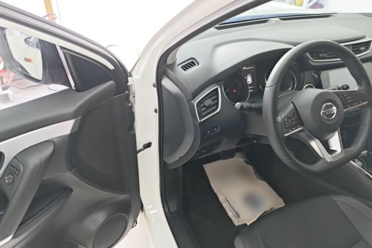 Used Nissan Qashqai 2019 2.0L CVT Luxury Edition Driver Seat