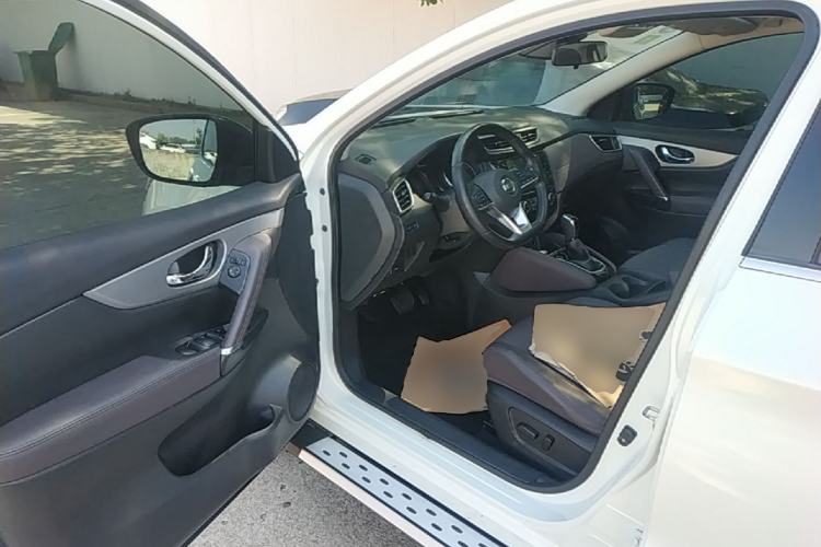 Used Nissan Qashqai 2019 2.0L CVT Luxury Edition Driver Seat