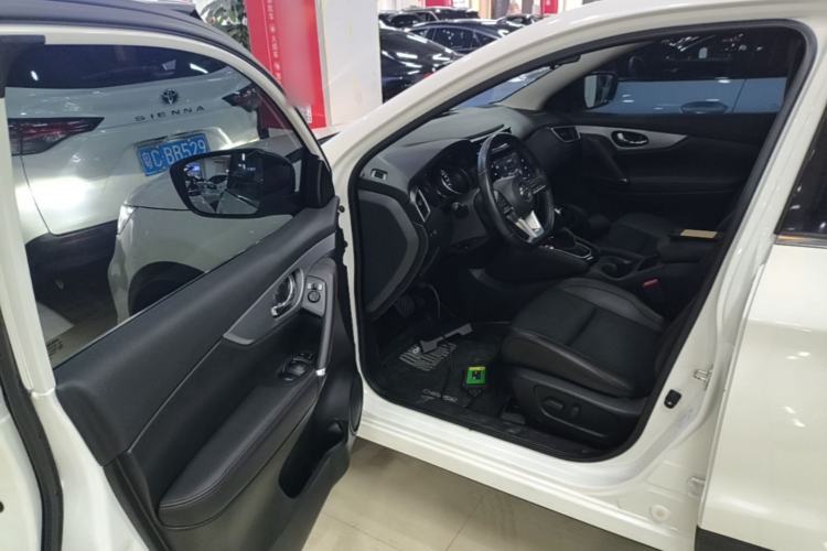 Used Nissan Qashqai 2019 2.0L CVT Luxury Edition Driver Seat