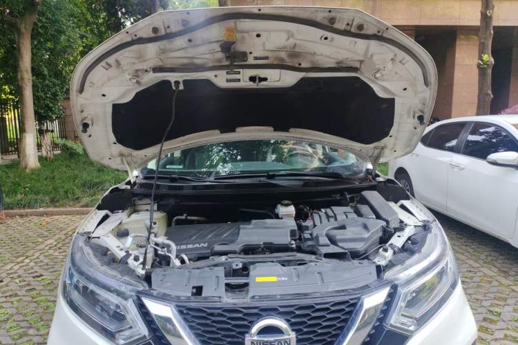 Used Nissan Qashqai 2019 2.0L CVT Luxury Edition Engine Bay