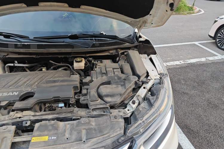 Used Nissan Qashqai 2019 2.0L CVT Luxury Edition Engine Bay Left