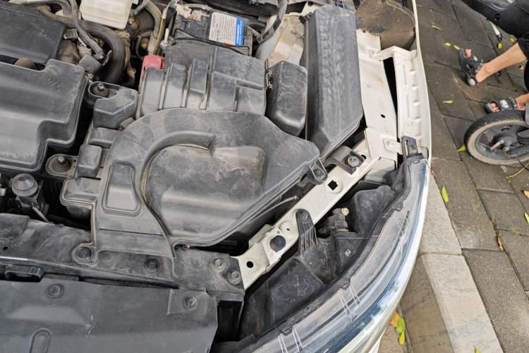Used Nissan Qashqai 2019 2.0L CVT Luxury Edition Engine Bay Left