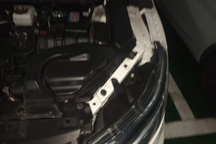 Used Nissan Qashqai 2019 2.0L CVT Luxury Edition Engine Bay Left