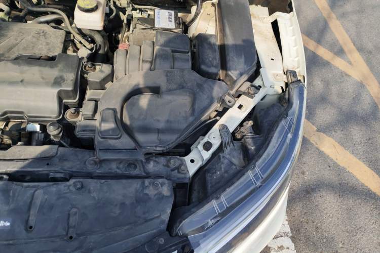 Used Nissan Qashqai 2019 2.0L CVT Luxury Edition Engine Bay Left