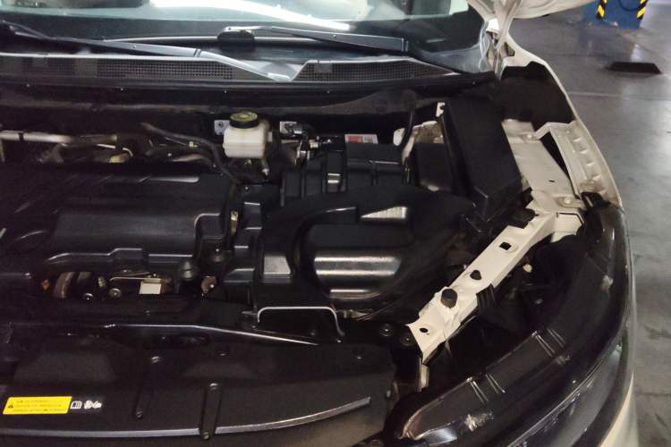 Used Nissan Qashqai 2019 2.0L CVT Luxury Edition Engine Bay Left