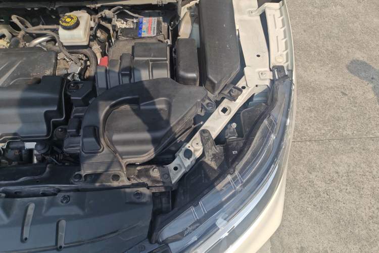 Used Nissan Qashqai 2019 2.0L CVT Luxury Edition Engine Bay Left