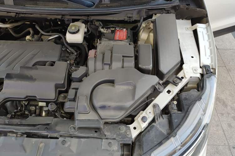 Used Nissan Qashqai 2019 2.0L CVT Luxury Edition Engine Bay Left