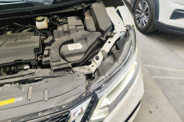 Used Nissan Qashqai 2019 2.0L CVT Luxury Edition Engine Bay Left