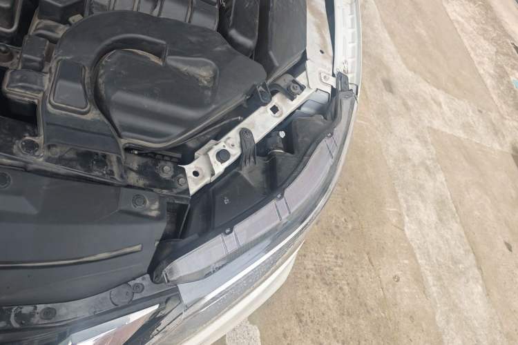 Used Nissan Qashqai 2019 2.0L CVT Luxury Edition Engine Bay Left