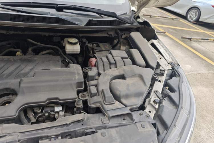 Used Nissan Qashqai 2019 2.0L CVT Luxury Edition Engine Bay Left