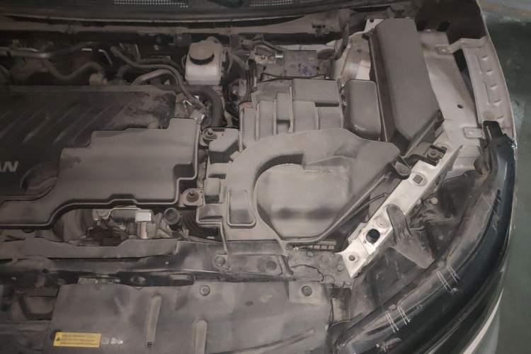 Used Nissan Qashqai 2019 2.0L CVT Luxury Edition Engine Bay Left