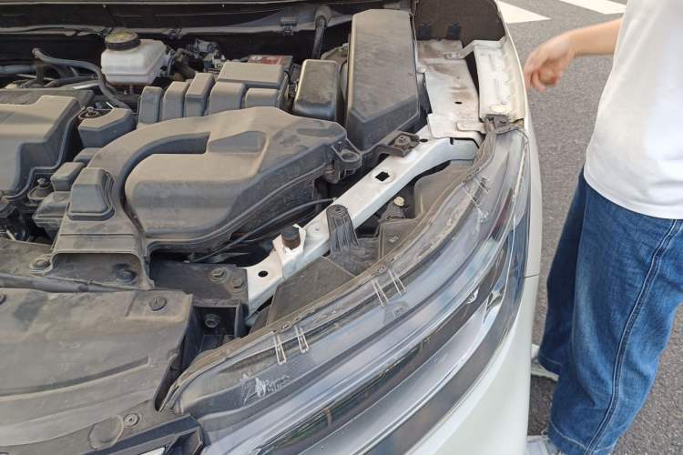 Used Nissan Qashqai 2019 2.0L CVT Luxury Edition Engine Bay Left