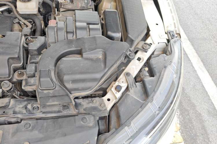 Used Nissan Qashqai 2019 2.0L CVT Luxury Edition Engine Bay Left