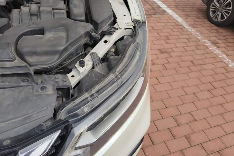 Used Nissan Qashqai 2019 2.0L CVT Luxury Edition Engine Bay Left