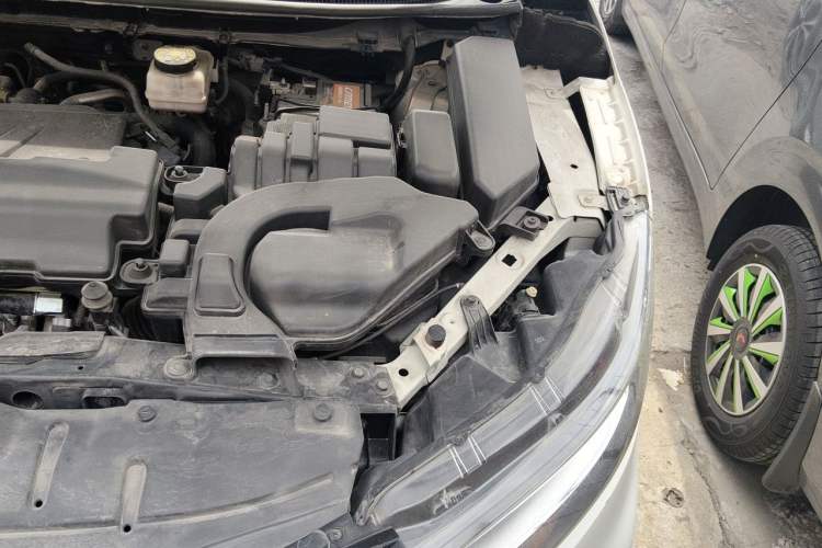 Used Nissan Qashqai 2019 2.0L CVT Luxury Edition Engine Bay Left