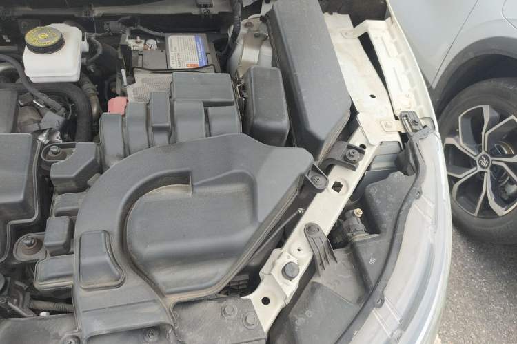 Used Nissan Qashqai 2019 2.0L CVT Luxury Edition Engine Bay Left