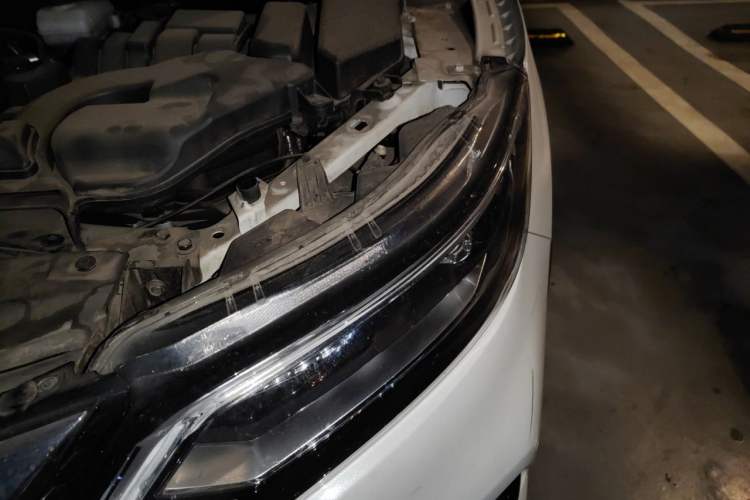Used Nissan Qashqai 2019 2.0L CVT Luxury Edition Engine Bay Left