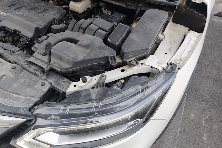 Used Nissan Qashqai 2019 2.0L CVT Luxury Edition Engine Bay Left