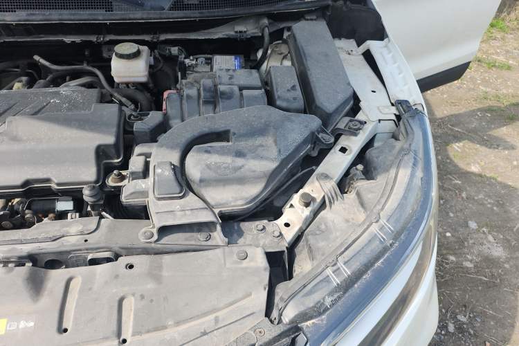 Used Nissan Qashqai 2019 2.0L CVT Luxury Edition Engine Bay Left
