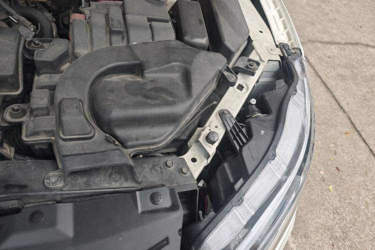 Used Nissan Qashqai 2019 2.0L CVT Smart Enjoyment Version Engine Bay Left