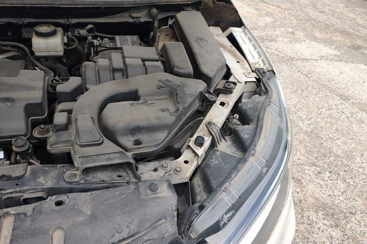 Used Nissan Qashqai 2019 2.0L CVT Luxury Edition Engine Bay Left