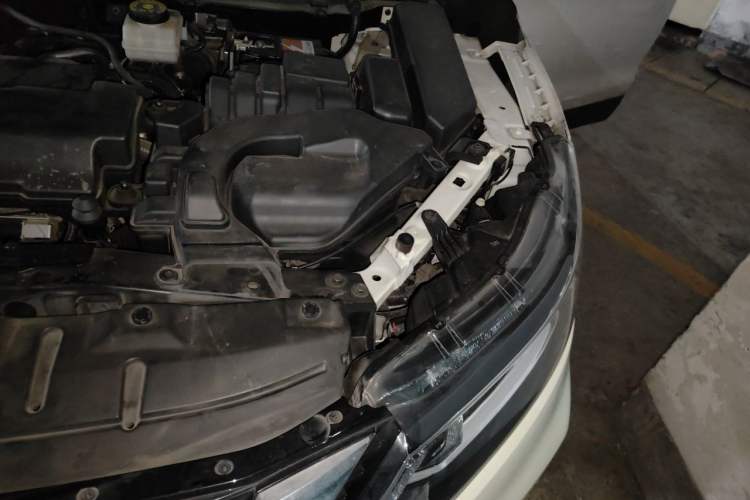 Used Nissan Qashqai 2019 2.0L CVT Smart Enjoyment Version Engine Bay Left