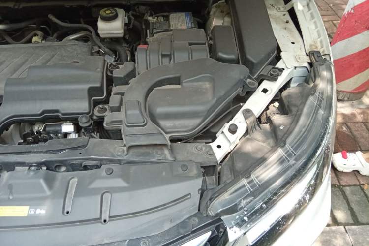 Used Nissan Qashqai 2019 2.0L CVT Luxury Edition Engine Bay Left