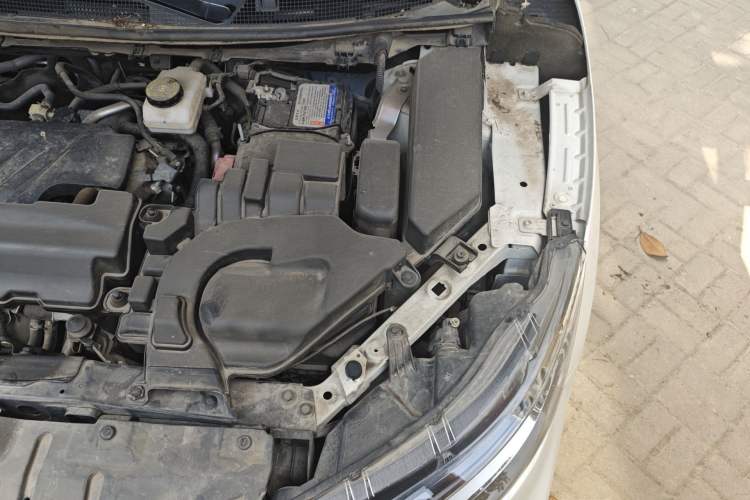 Used Nissan Qashqai 2019 2.0L CVT Luxury Edition Engine Bay Left