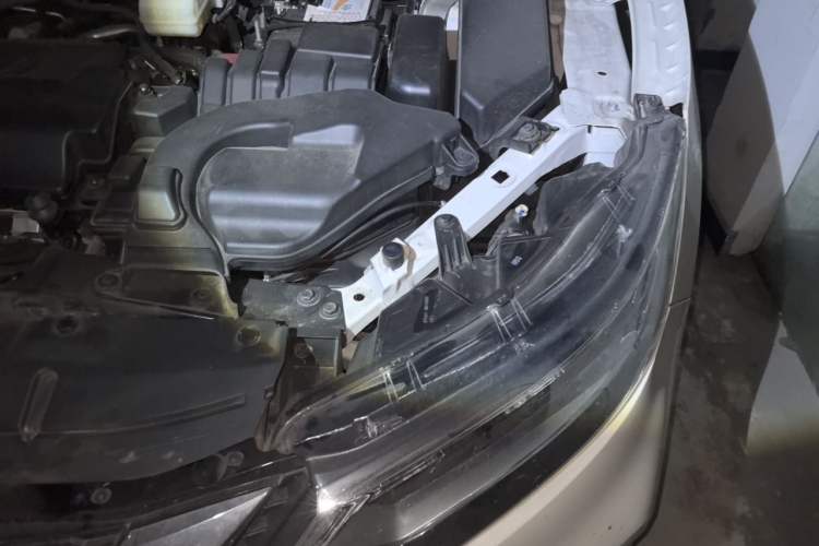 Used Nissan Qashqai 2019 2.0L CVT Luxury Edition Engine Bay Left