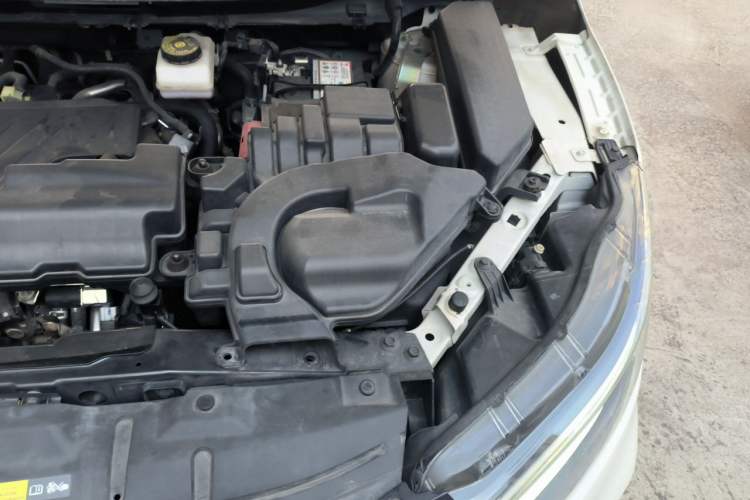 Used Nissan Qashqai 2019 2.0L CVT Luxury Edition Engine Bay Left