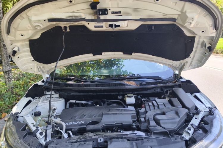 Used Nissan Qashqai 2019 2.0L CVT Luxury Edition Engine Bay