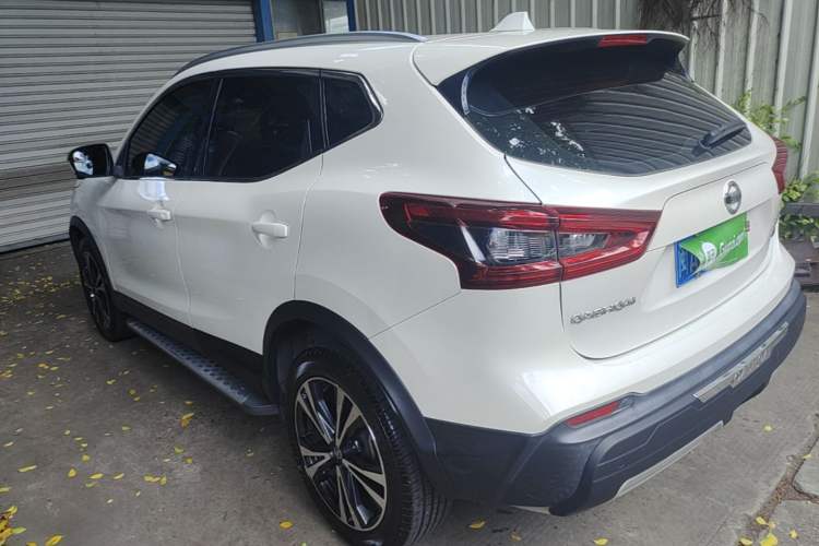Used Nissan Qashqai 2019 2.0L CVT Luxury Edition Exterior 2